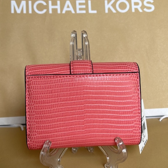 MICHAEL KORS CARMEN MEDIUM FLAP LOGO BIFOLD WALLET GRAPEFRUIT - Picture 5 of 16